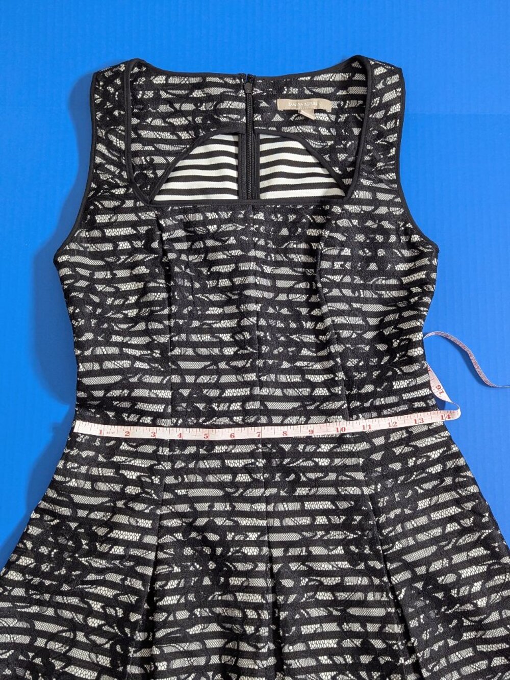 Banana Republic Fit And Flare Pleated Lace Overlay Dress Size 6 - Picture 5 of 13